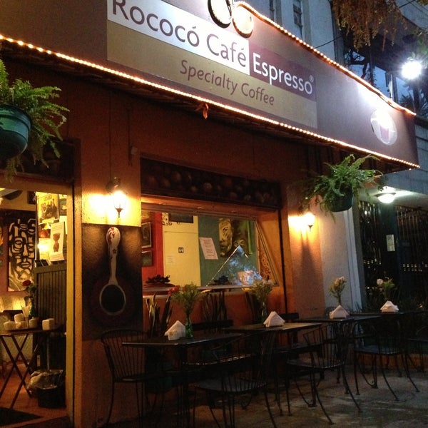 Photo taken at Rococó Café Espresso by Aquiles G. on 5/27/2013