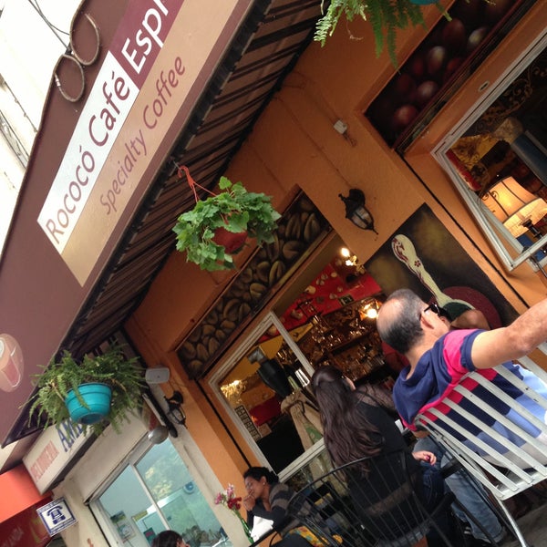Photo taken at Rococó Café Espresso by Aquiles G. on 7/28/2013