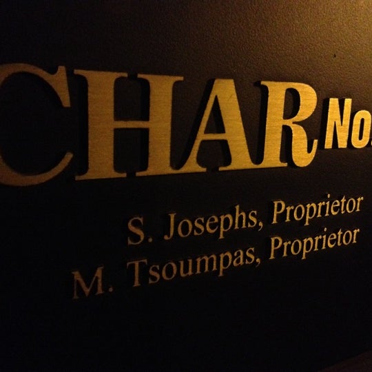 รูปภาพถ่ายที่ Char No. 4 โดย Christopher P. เมื่อ 10/15/2012