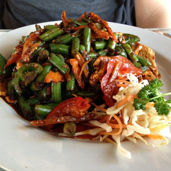 3/24/2013 tarihinde Matthew D.ziyaretçi tarafından Thai Soon Restaurant'de çekilen fotoğraf