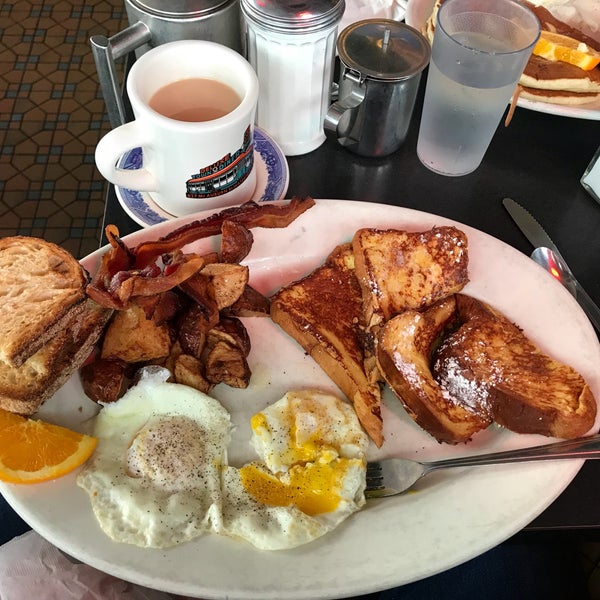 Photo taken at Deluxe Town Diner by John R. on 10/6/2018