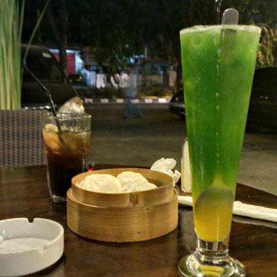 Try Green Juice and Dimsum curry chicken feel refreshed