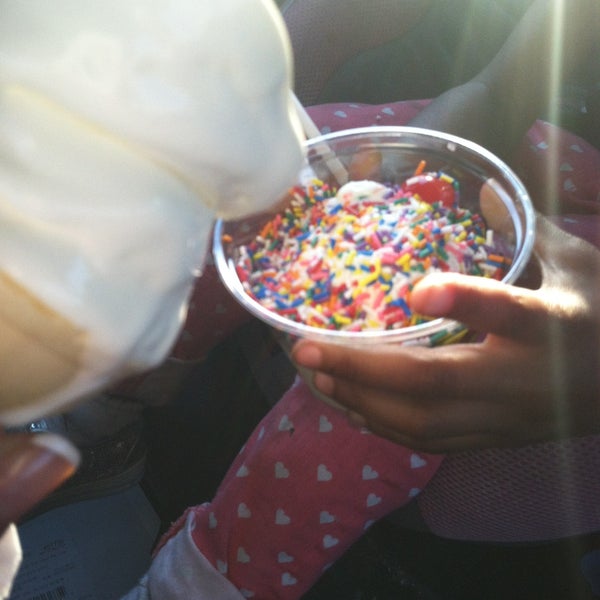 Photo taken at Andy&#39;s Frozen Custard by Tertia H. on 5/15/2013