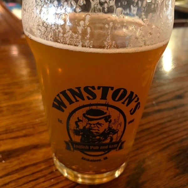 Foto tirada no(a) Winston&#39;s English Pub &amp; Grill por flatlandBEER (. em 5/5/2017