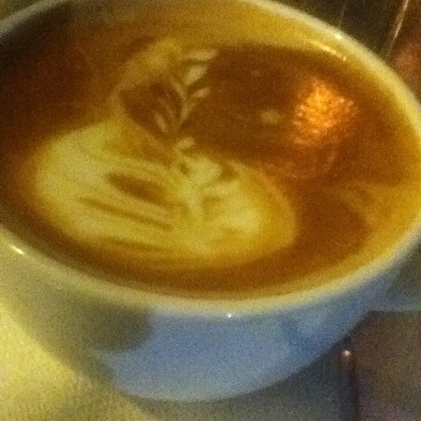 รูปภาพถ่ายที่ Kaffe Caffe โดย DiaGem V. เมื่อ 2/19/2013