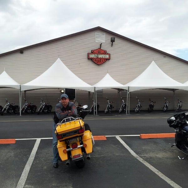 Foto diambil di Harley-Davidson of Ocala oleh Eugene W. pada 5/7/2013