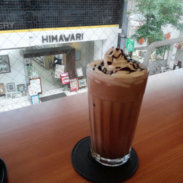 Снимок сделан в cafe&amp;bar UNDERBAR пользователем Masaomi S. 4/28/2013