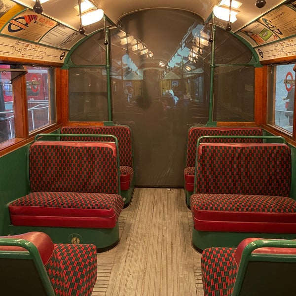 รูปภาพถ่ายที่ London Transport Museum โดย Jonathan E. เมื่อ 10/17/2021
