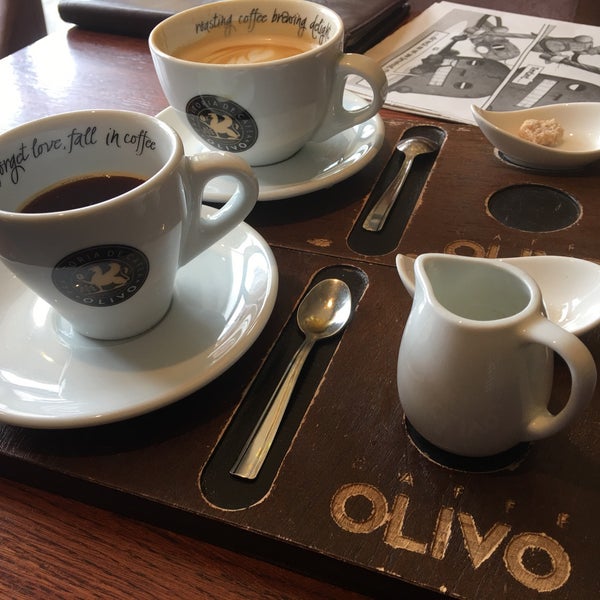 Foto diambil di Olivo Caffe oleh Servet K. pada 3/26/2018