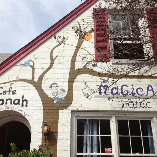 Foto tirada no(a) Cafe Jonah and The Magical Attic por Taylor M. em 3/17/2013