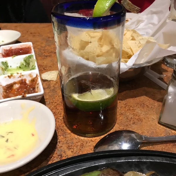 รูปภาพถ่ายที่ Abuelo&#39;s Mexican Restaurant โดย Stephen เมื่อ 11/16/2019