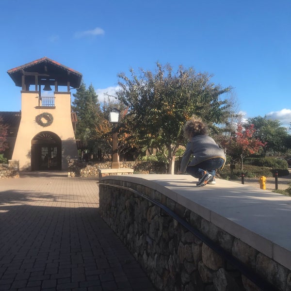 Photo taken at St. Francis Winery &amp; Vineyards by Justin H. on 12/1/2018