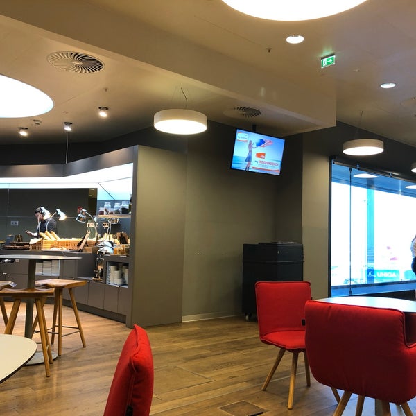 2/17/2019にnicolásがAustrian Airlines Business Lounge | Schengen Areaで撮った写真