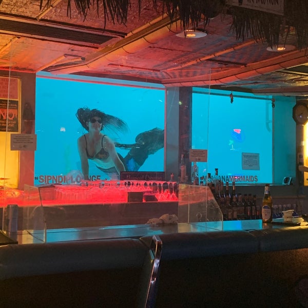 6/8/2020にAlex R.がSip &#39;n Dip Loungeで撮った写真
