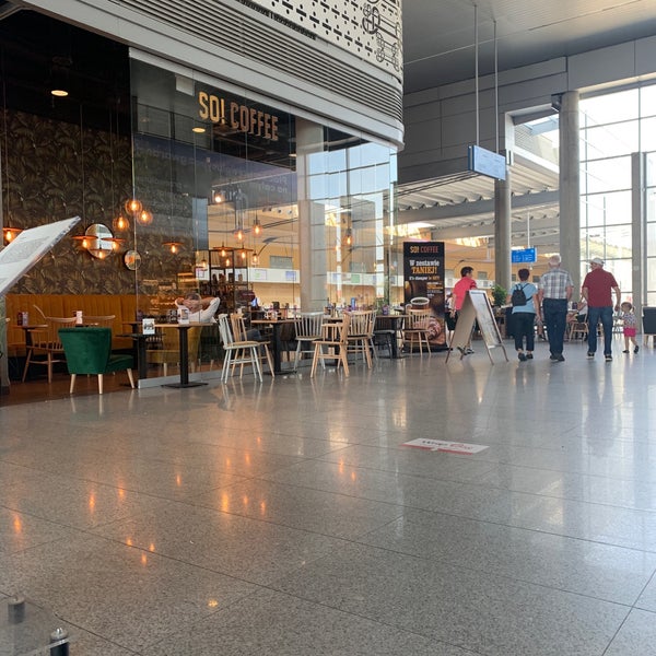 Foto tirada no(a) Poznań Airport por Yuriy K. em 6/12/2019