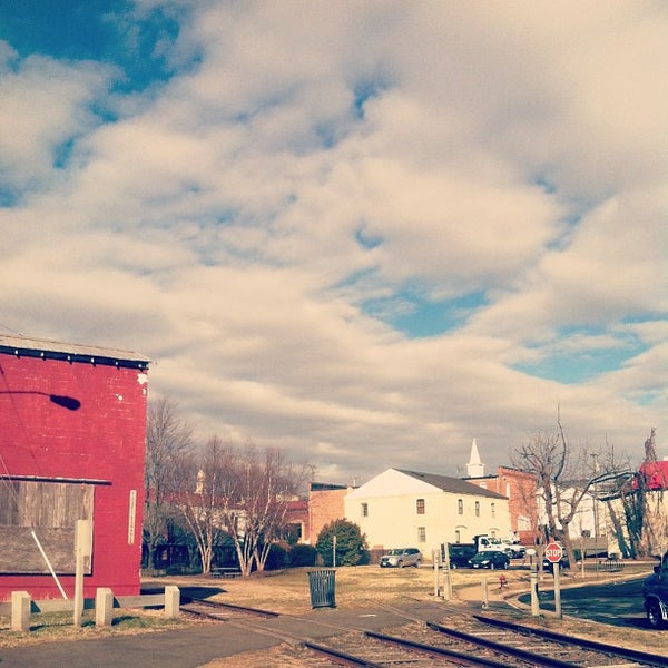 Old Town Warrenton Neighborhood