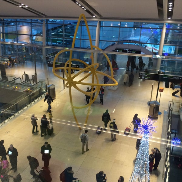 Das Foto wurde bei Flughafen Dublin (DUB) von Leslie am 12/14/2014 aufgenommen