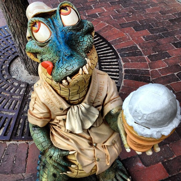 5/20/2013 tarihinde Alex C.ziyaretçi tarafından Captain Sam&#39;s Ice Cream'de çekilen fotoğraf