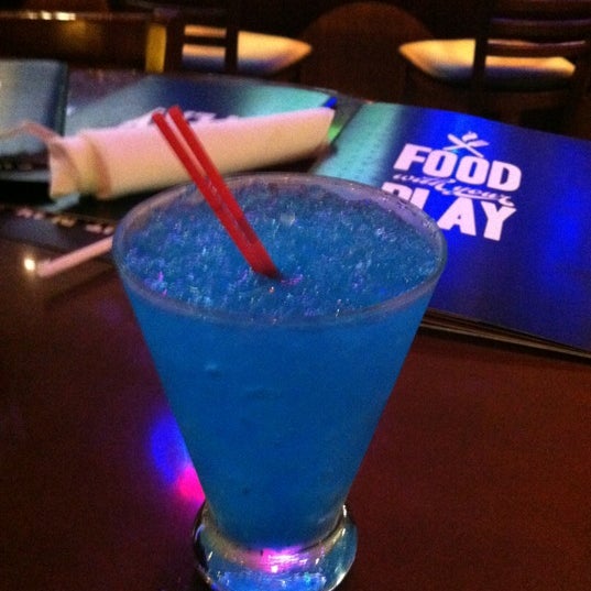 Photo taken at Dave &amp; Buster&#39;s by Melissa S. on 10/13/2012