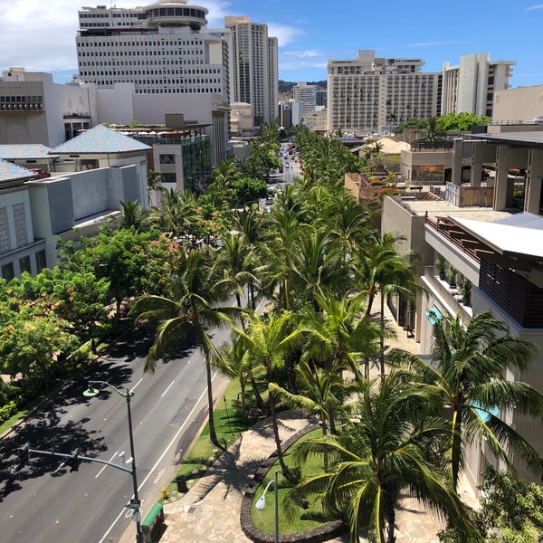 Foto tomada en Waikiki Beach Walk  por Yuko N. el 7/3/2018