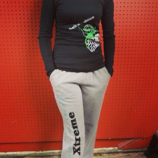 1/17/2013にTina M.がSurvival Pride Clothingで撮った写真