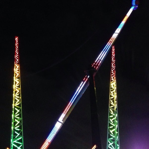 Photo taken at Slingshot and Vomatron by Xavier R. on 11/17/2013