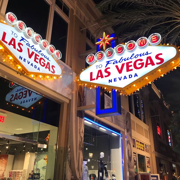Photo taken at Off The Strip at The LINQ by Marc E. on 11/13/2019