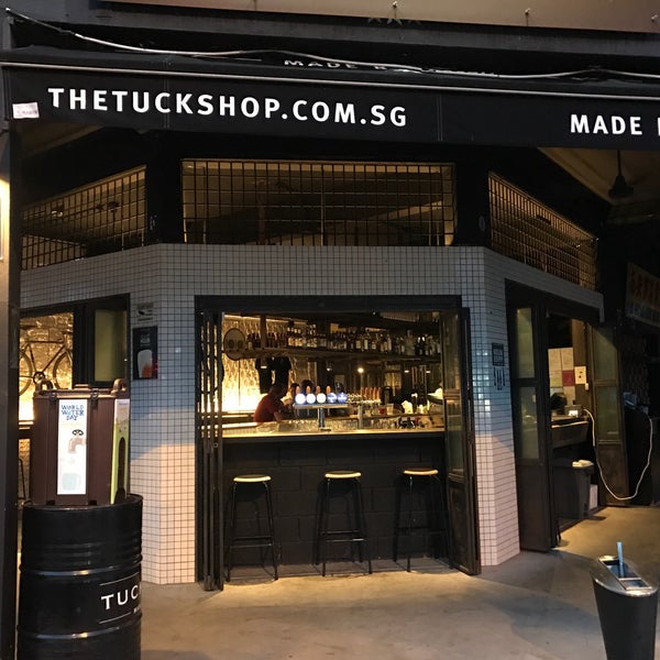 Foto tirada no(a) The Tuckshop por cozzanova em 11/21/2016