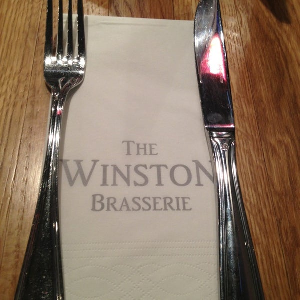 Foto tirada no(a) The Winston Brasserie por Mustafa em 4/8/2013
