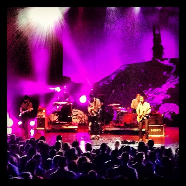 Foto tomada en Gibson Amphitheatre  por Pete B. el 10/3/2012