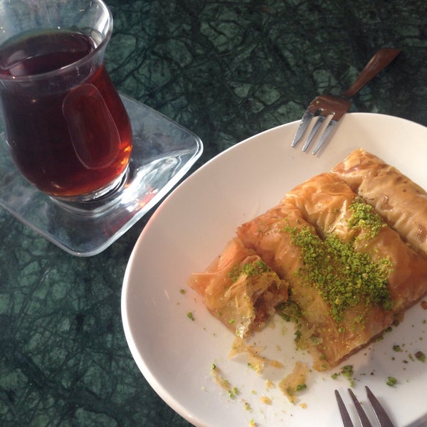 6/17/2016 tarihinde Sibel K.ziyaretçi tarafından Oz Sofra Kebab'de çekilen fotoğraf