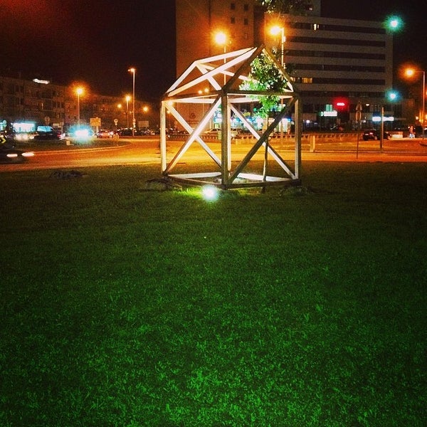 Das Foto wurde bei Glicínias Plaza von Raul R. am 3/19/2014 aufgenommen