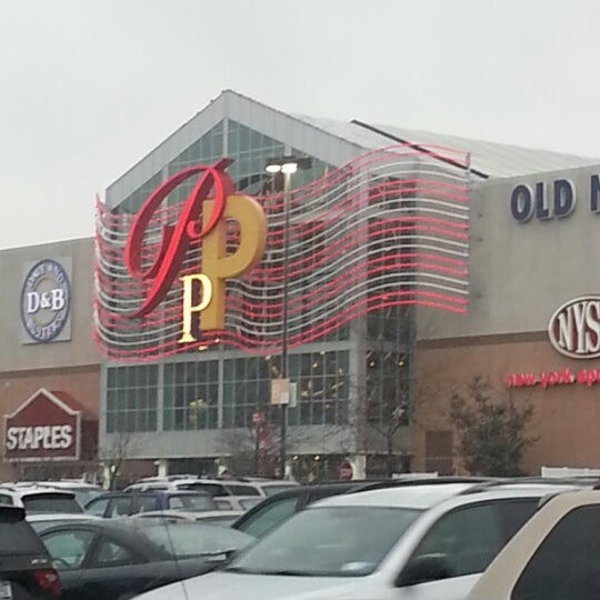 Photos at Palisades Center Mall 142 tips