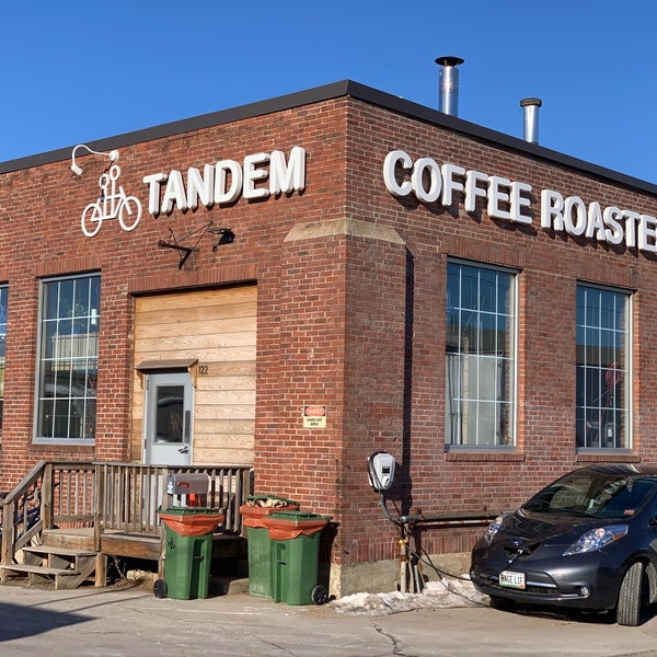 Photo taken at Tandem Coffee Roasters by Matt D. on 3/14/2019