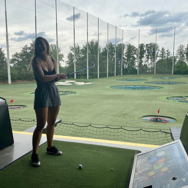 รูปภาพถ่ายที่ Topgolf โดย Matt D. เมื่อ 5/2/2021