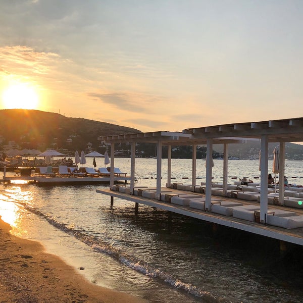 Baia Bodrum пляж понтон