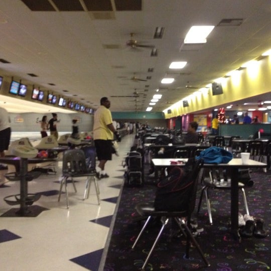 Photo taken at Emerald Bowl by Darrell P. on 12/3/2012
