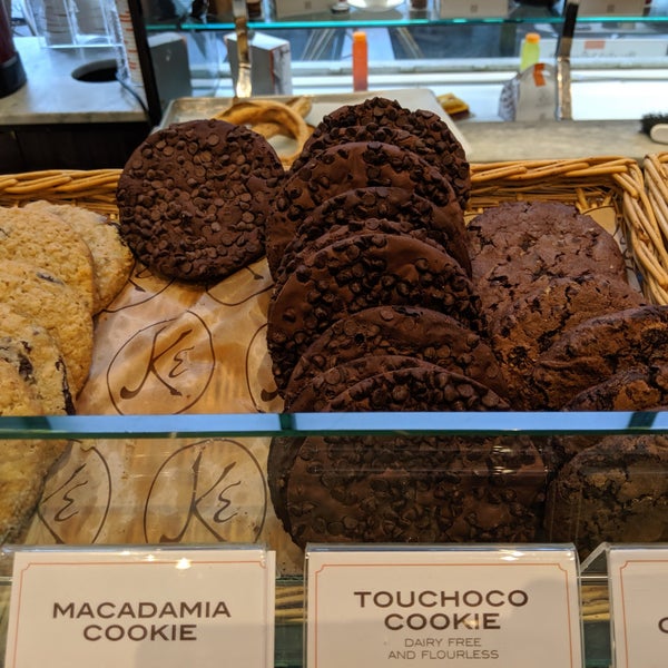 Photo taken at Maison Kayser by Fred W. on 5/16/2019