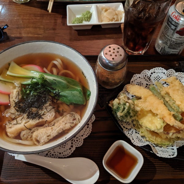 Foto tirada no(a) Irori Japanese Restaurant por Fred W. em 5/30/2019