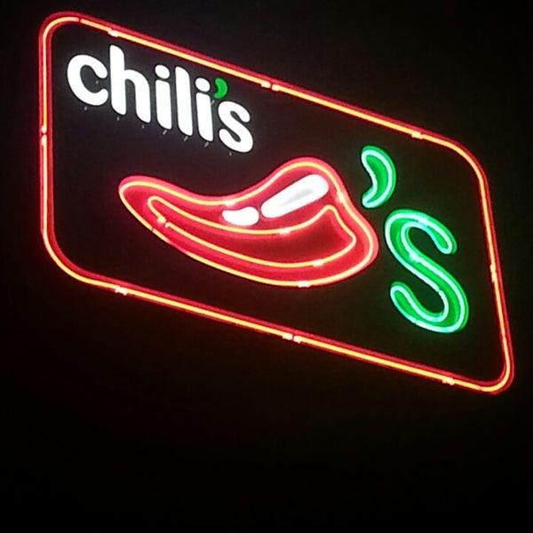 รูปภาพถ่ายที่ Chili&#39;s Grill &amp; Bar โดย Jordan H. เมื่อ 7/30/2013