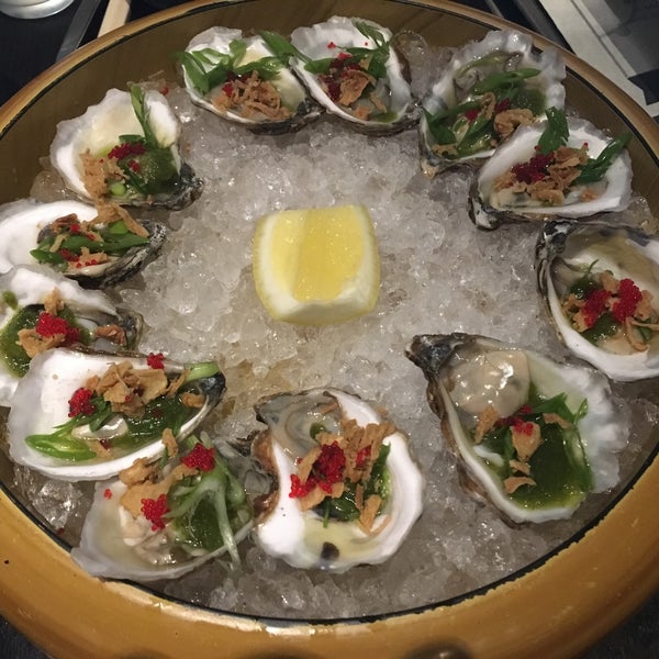 Happy hour $1 oysters