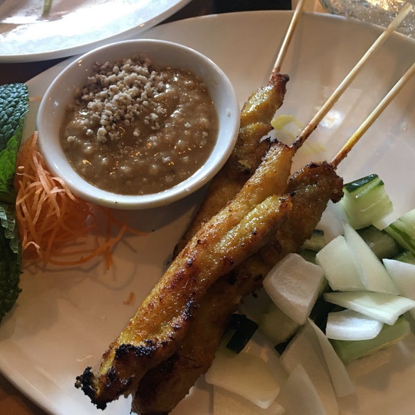 Satay Chicken (沙爹鸡肉串) (All time chef favorite, dark meat skewers marinated with lemongrass and served in peanut sauce) #IllEatWithYou