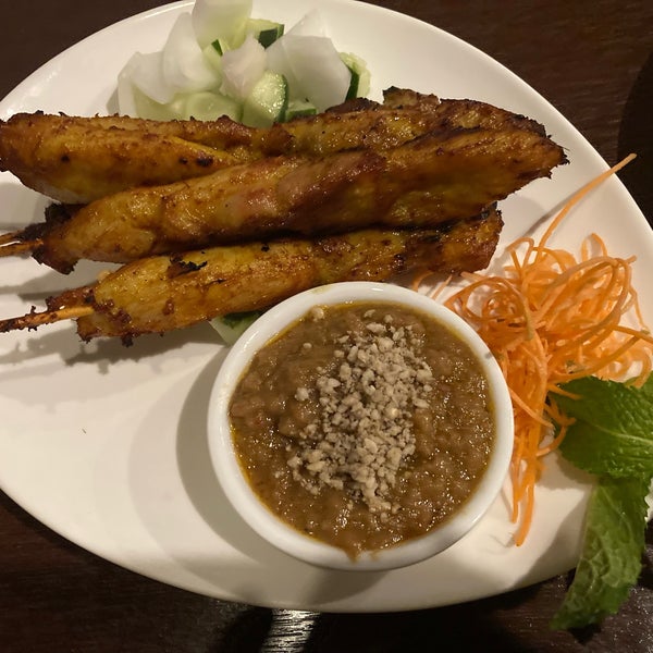 Satay Chicken (沙爹鸡肉串) All time chef favorite, dark meat skewers marinated with lemongrass and served in peanut sauce