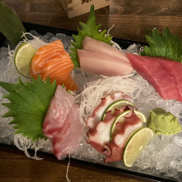 Sashimi Zen (10-12 pieces of assorted sashimi)