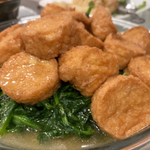 Egg Tofu with Pea Tip 玉子豆腐扒豆苗