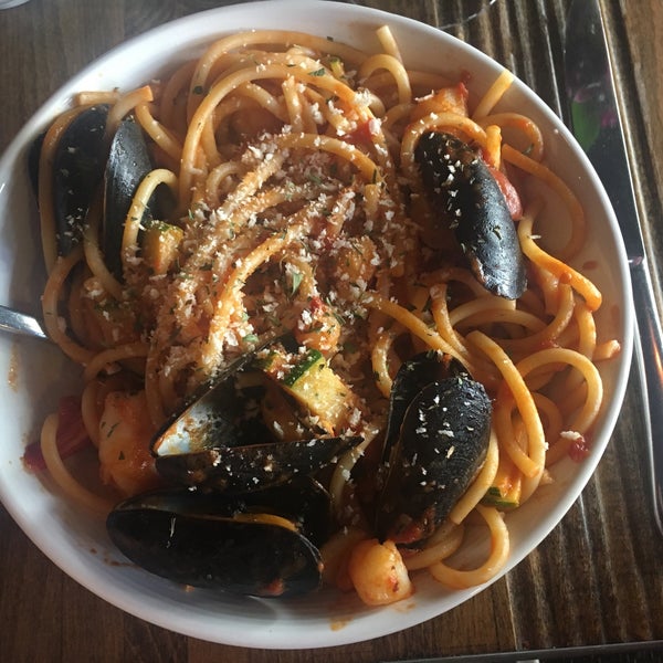 Bucatini di Mare (spicy tomate sauce, zucchini, mussels, scallops, shrimp, tarragon, panko, bottarga)