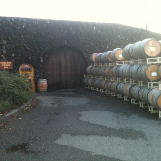 Photo taken at Field Stone Winery by Elizabeth L. on 12/23/2012