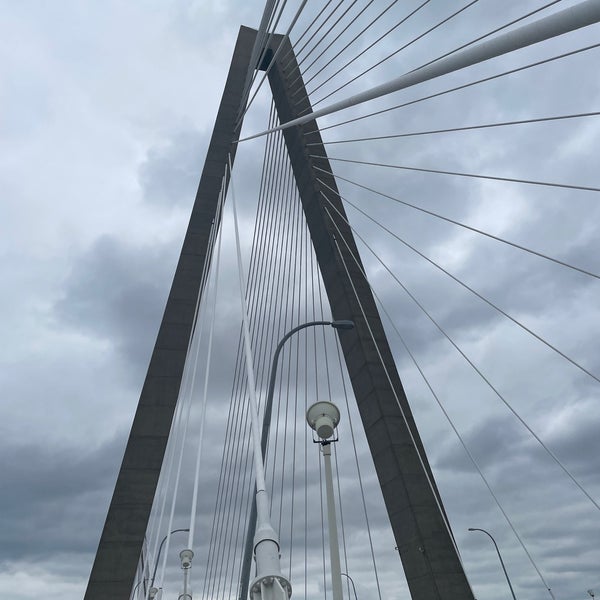 รูปภาพถ่ายที่ Arthur Ravenel Jr. Bridge โดย Fee เมื่อ 5/20/2023
