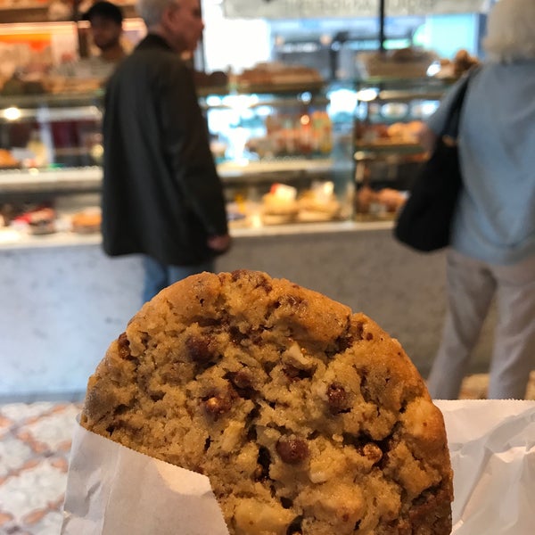 Photo taken at Maison Kayser by Natalie A. on 6/17/2017