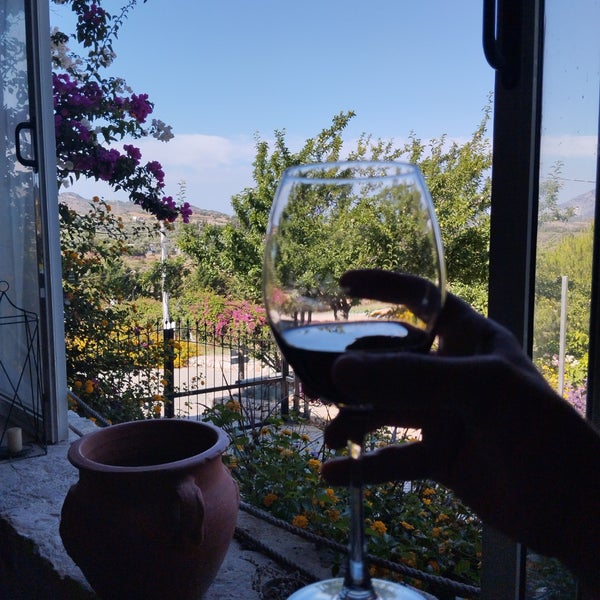 Das Foto wurde bei Datça Vineyard &amp; Winery von Kaan K. am 6/15/2023 aufgenommen